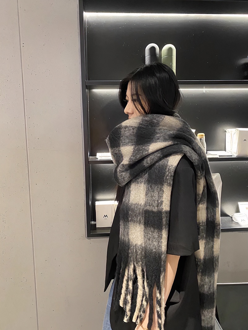 虞书欣同款黑白格子围巾冬季女高颜值加厚保暖围脖仿羊绒流苏披肩