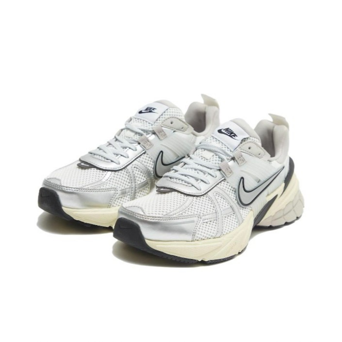 NIKE/耐克耐克V2k 减震防滑透气低帮女款白银跑步鞋 FD0736100#HN