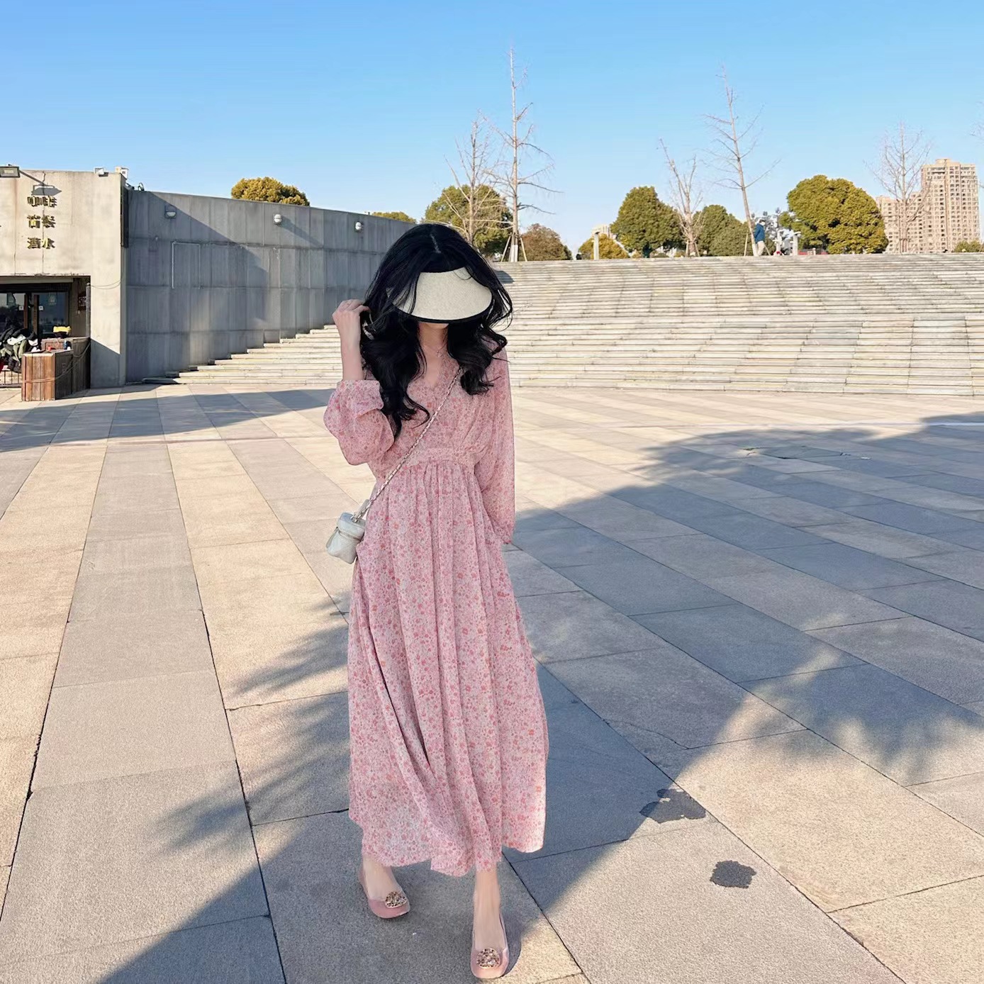 韩版东大门新款2023早秋温柔甜美法式粉色系带碎花气质长款连衣裙