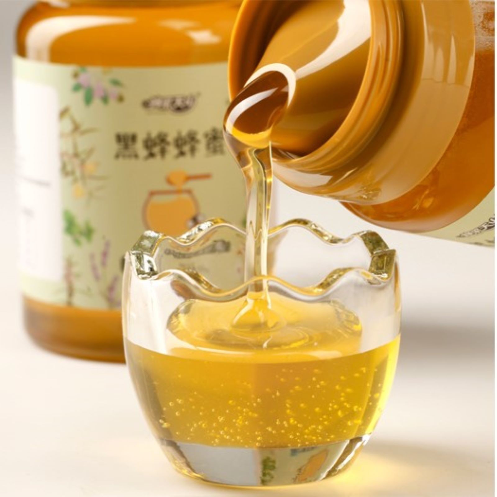 天山高原黑蜂蜂蜜500g/瓶