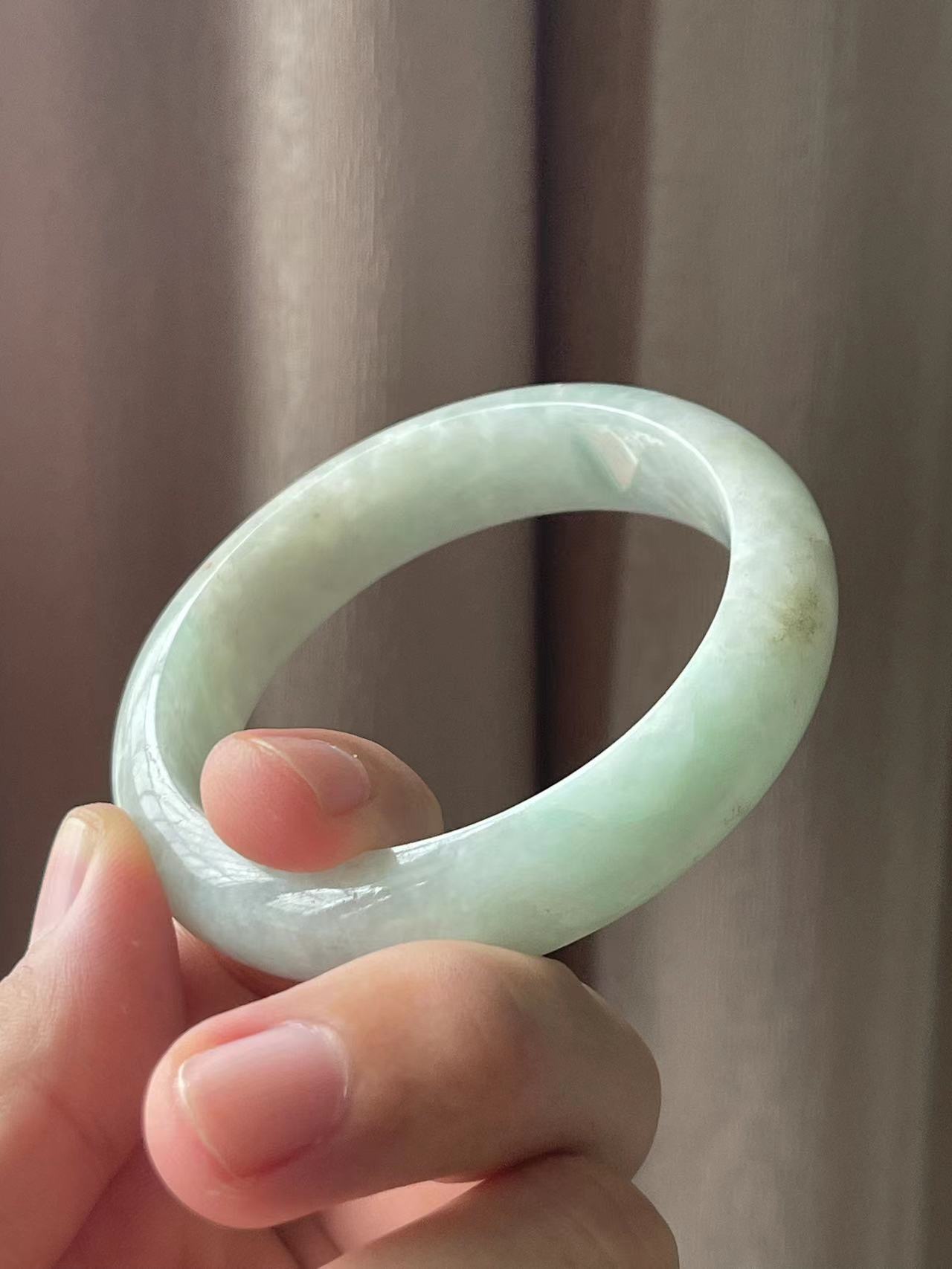天然翡翠54圈口微瑕手镯
