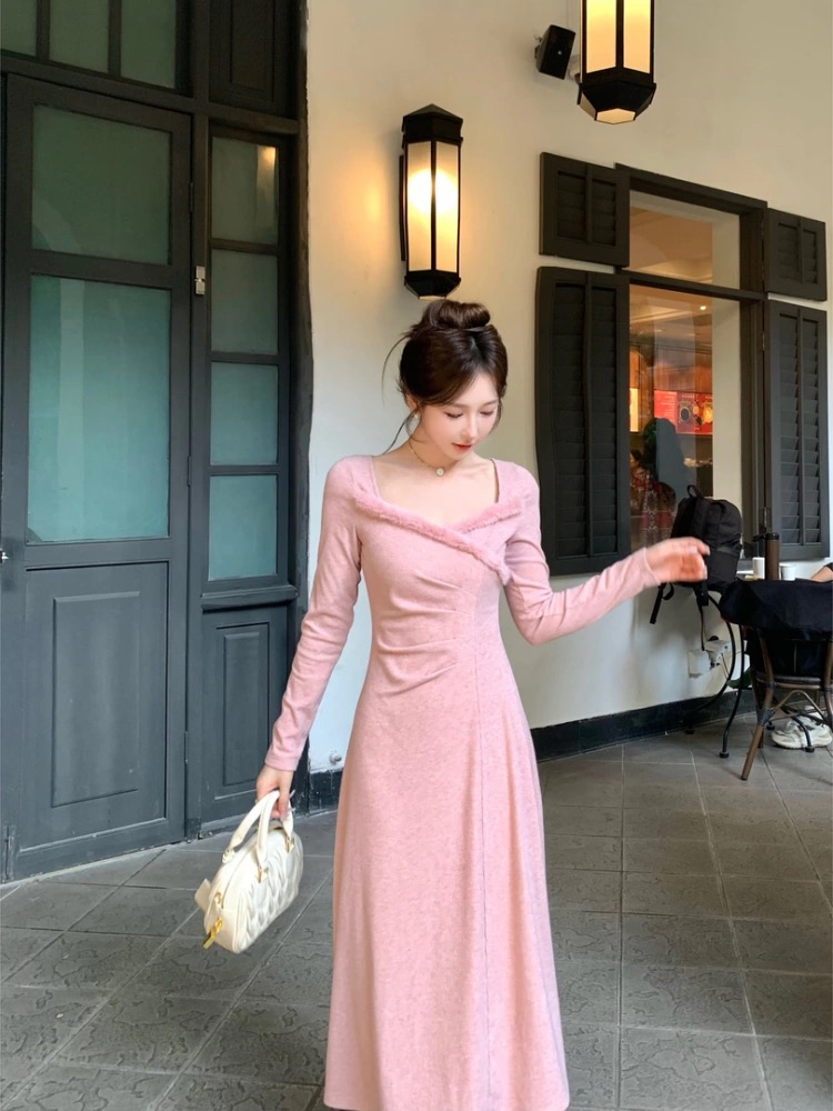 F甜美氛围感毛茸茸配大衣连衣裙女秋冬季温柔气质显瘦收腰长裙