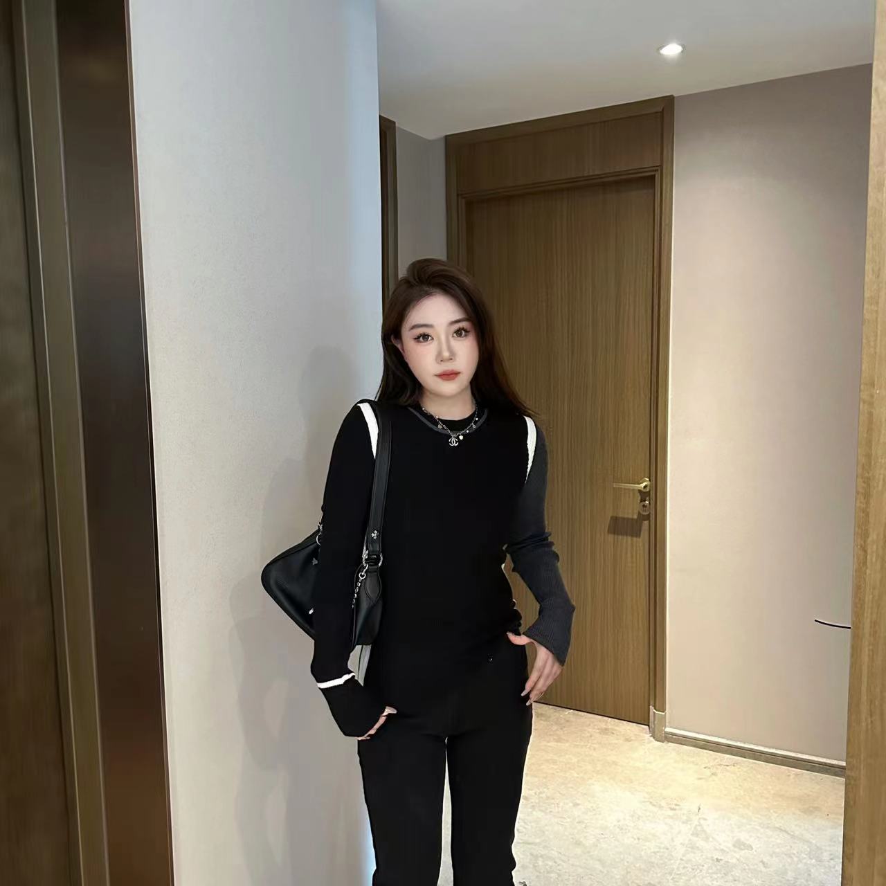 【琪琪推荐】大码女装设计感撞色时尚圆领百搭针织上衣T12294QTQ