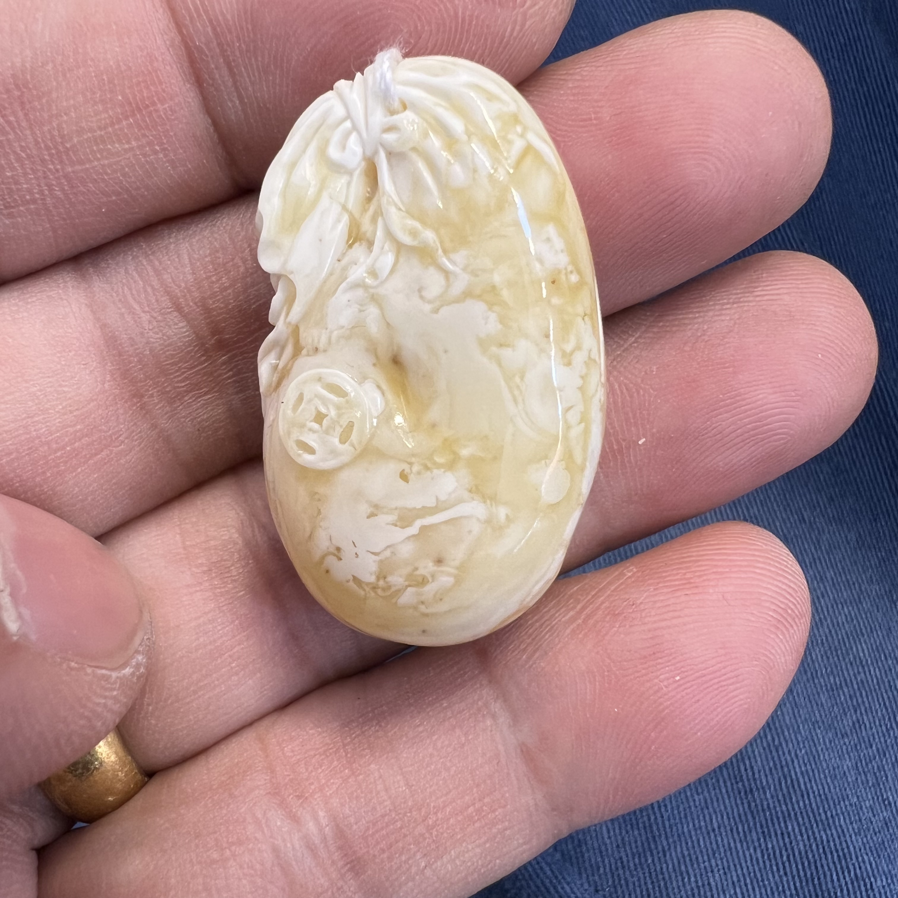 钱袋布袋琥珀蜜蜡吊坠挂件雕刻精雕项链俏色高档手工镶嵌18k仿古