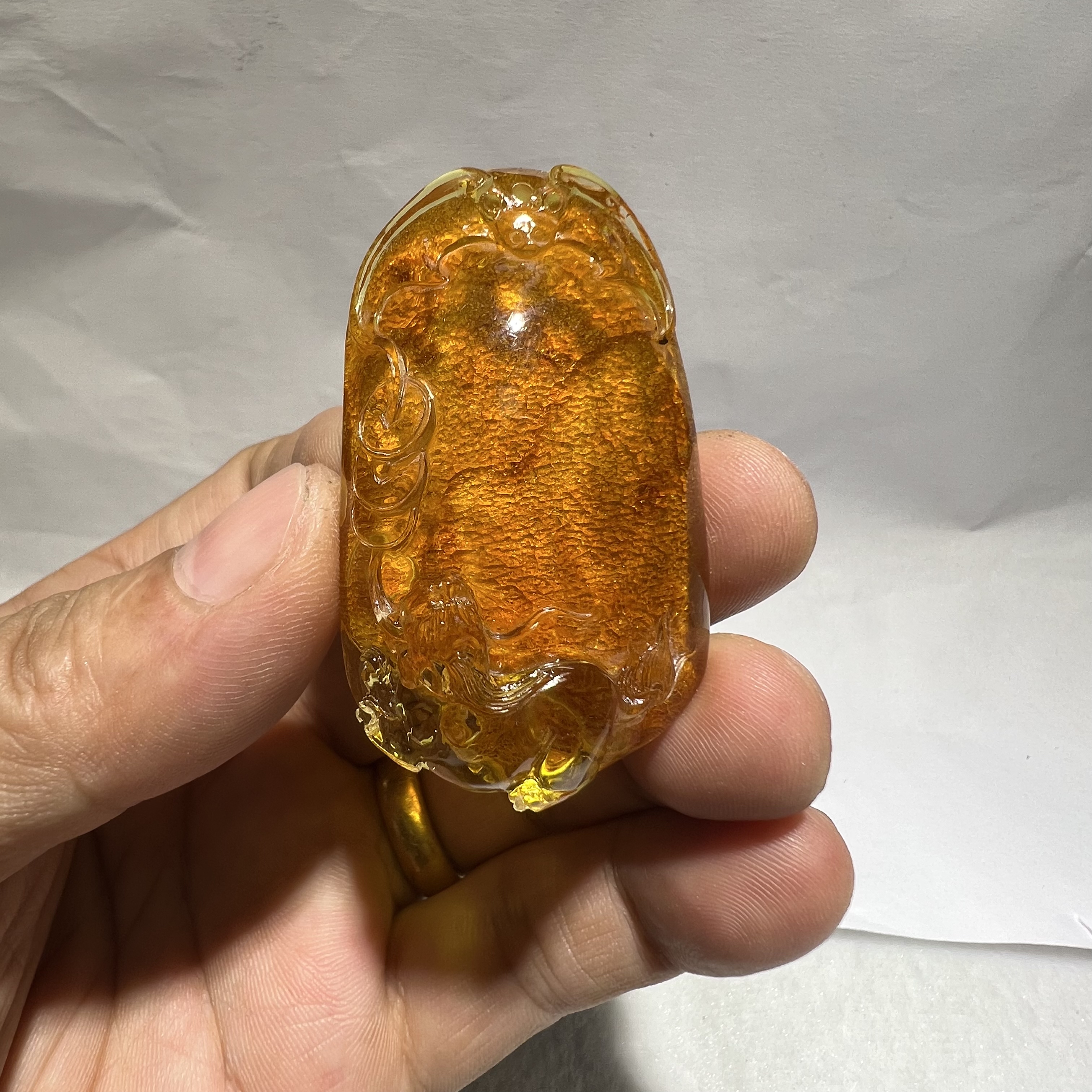 貔貅琥珀蜜蜡吊坠雕刻黄色项链招财女神同款挂件镶嵌极光彩色吊坠