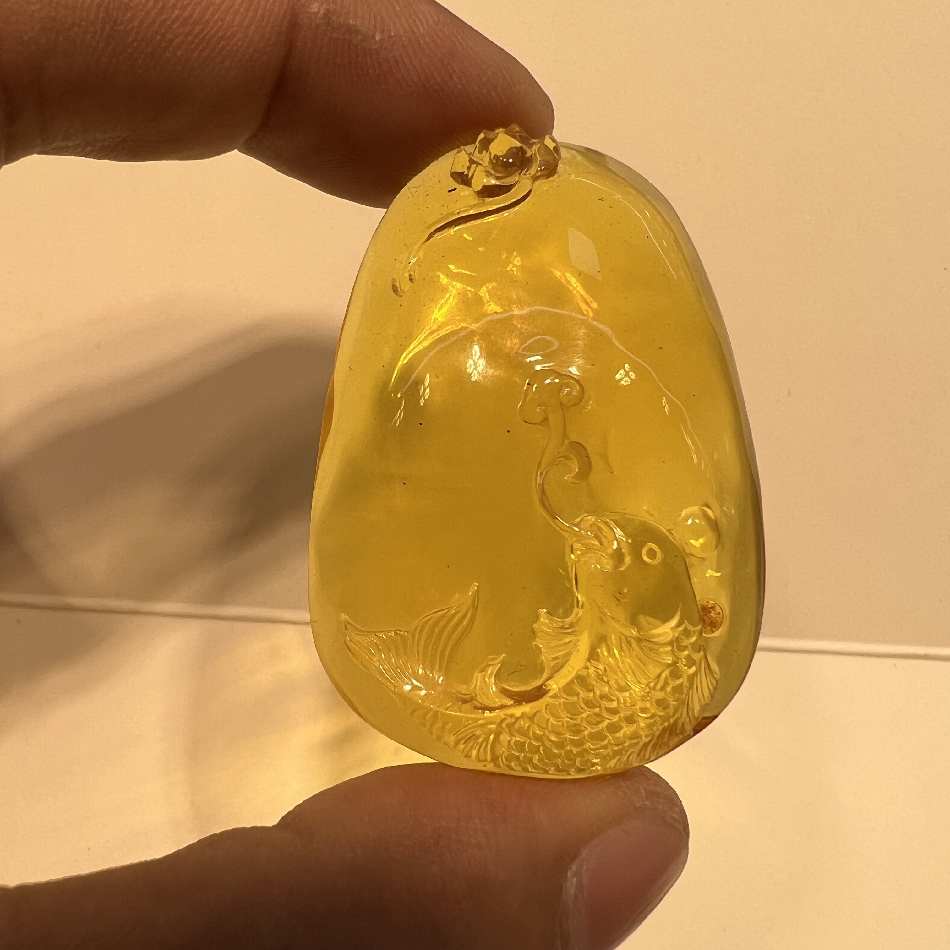 年年有余莲花琥珀吊坠女款经典蜜蜡项链百搭俄罗斯精雕巧雕正品男