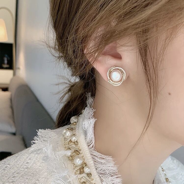 铜合金耳饰 “掌上明珠”钻钻环绕珠珠新款夏季气质名媛爆款耳钉