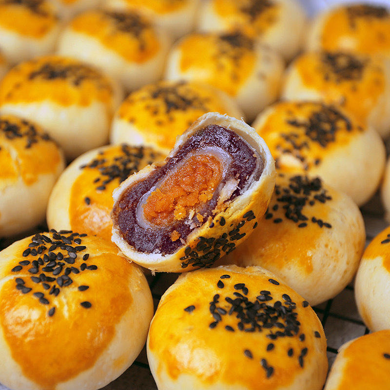 雪媚娘蛋黄酥咸蛋黄麻薯糕点心网红小吃代餐休闲零食糕点