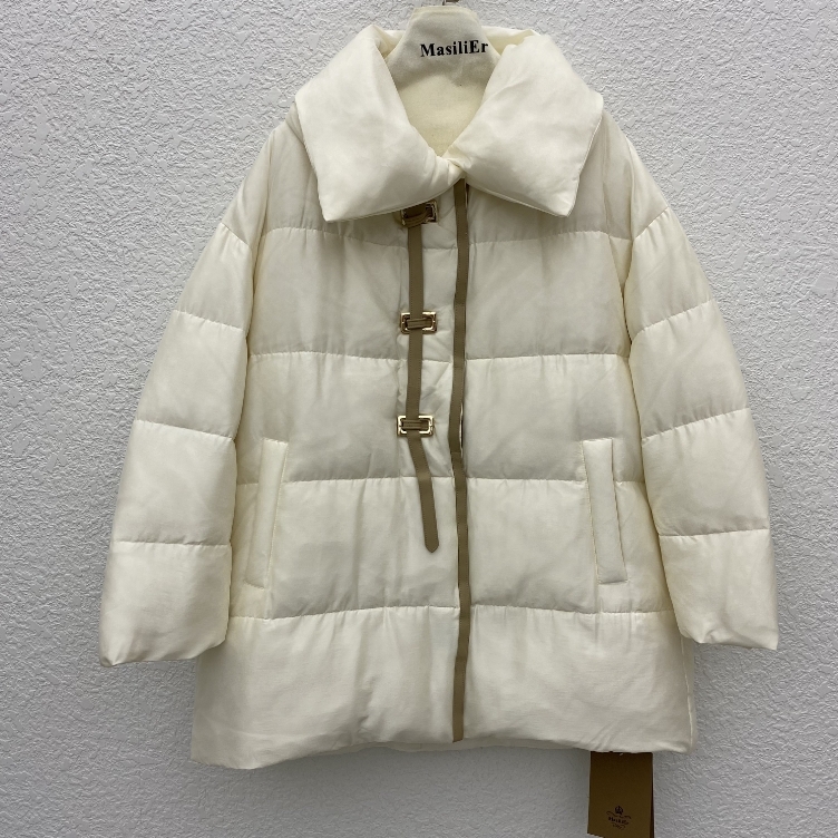 MasiliEr-2023冬季新款立领设计鹅绒服（23117）