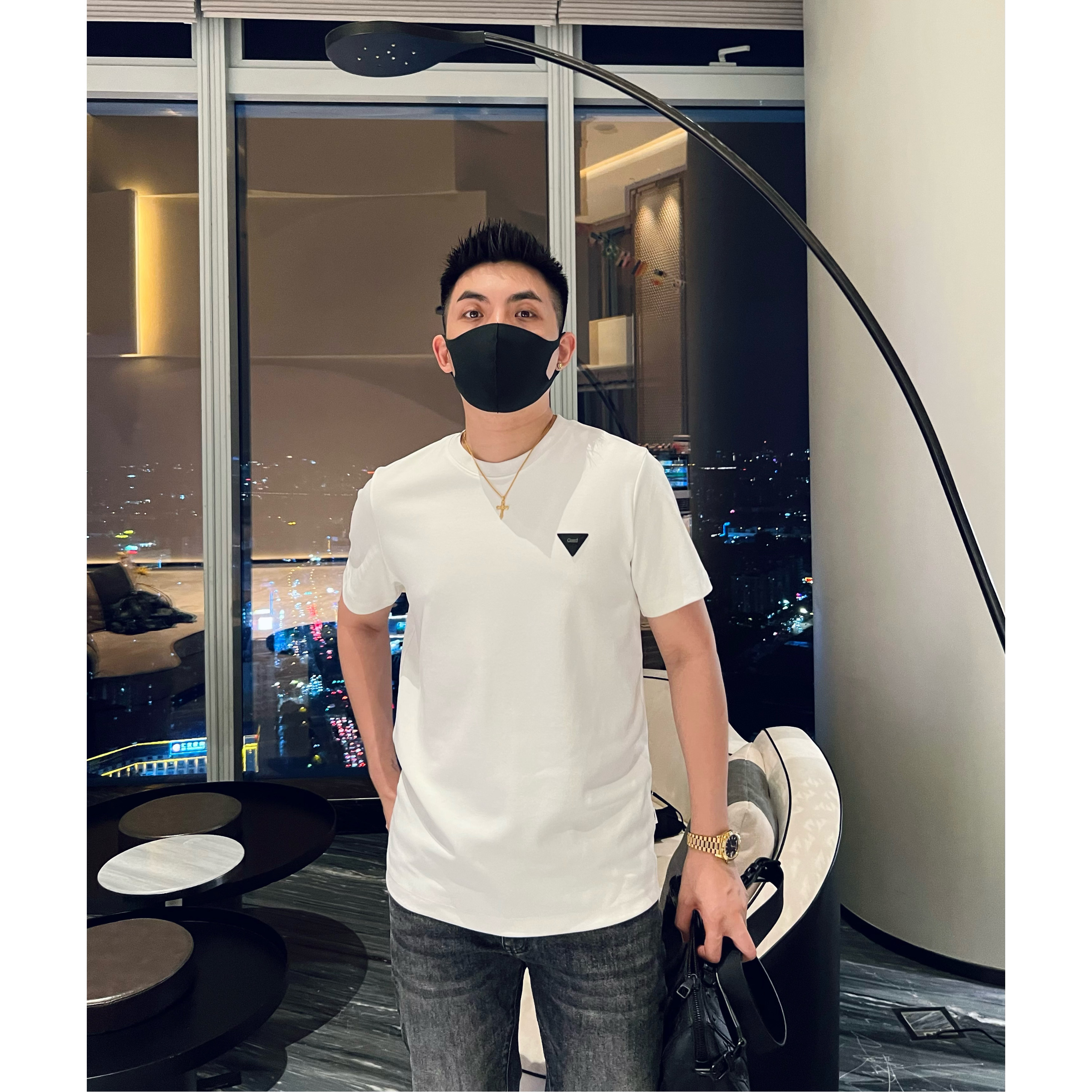 型男徽章#液氨棉短袖上衣柔顺爽滑男装时尚休闲T恤圆领轻奢半袖