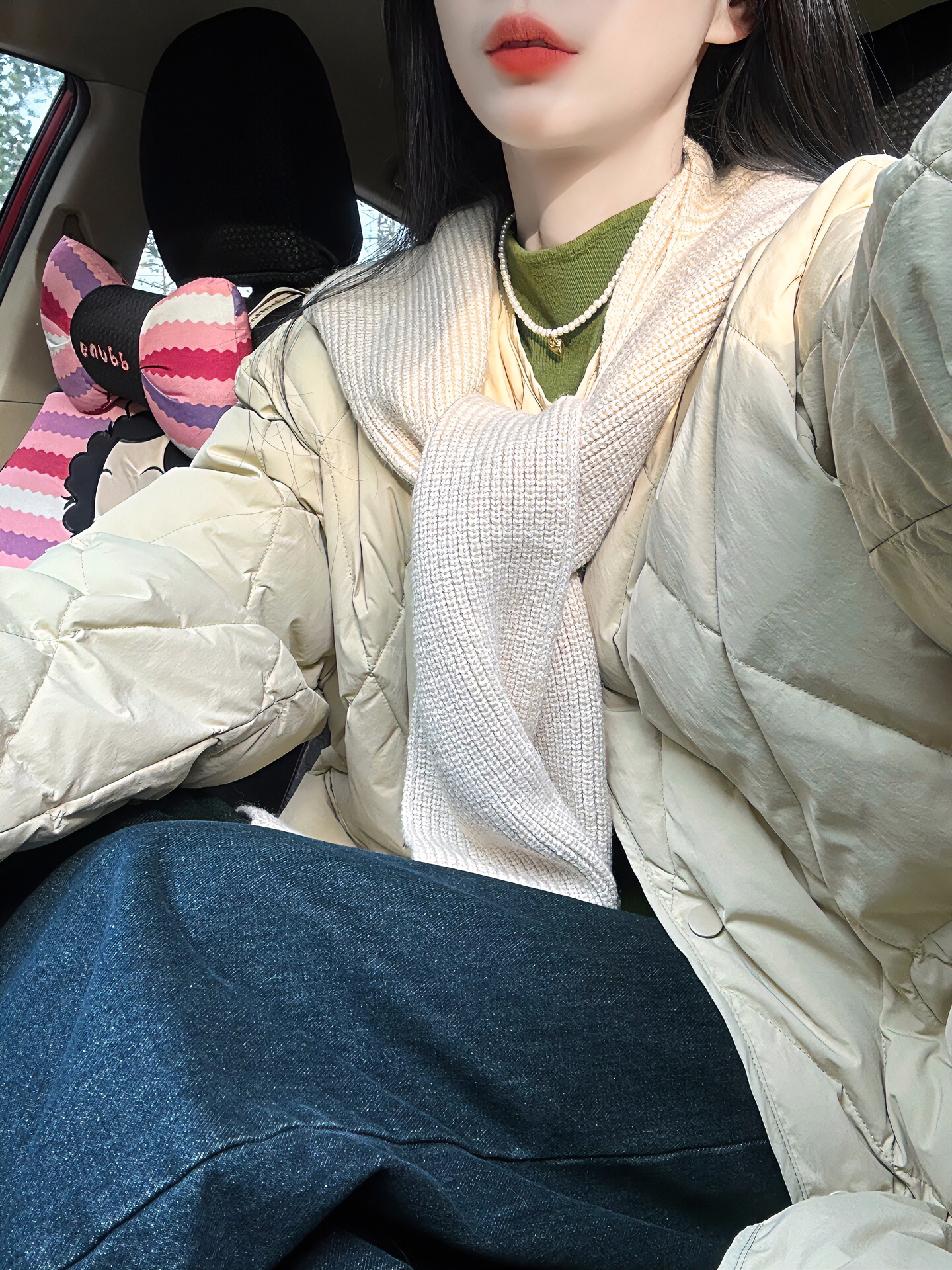 2023韩系冬季时尚纯色圆领潮流轻薄保暖宽松外套休闲百搭牛仔裤