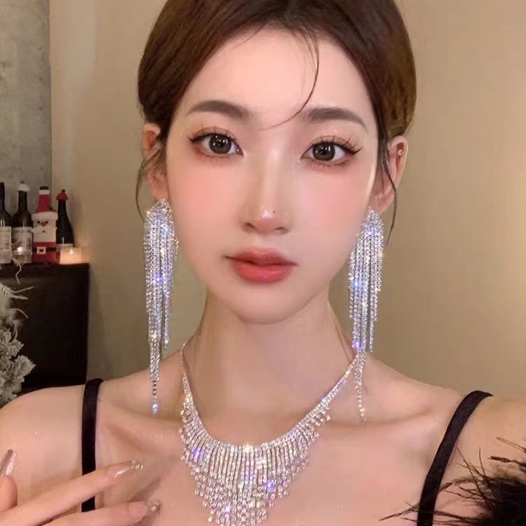 合金耳饰 长款流苏耳环2023新款大气耳饰轻奢高级感新娘礼服耳坠