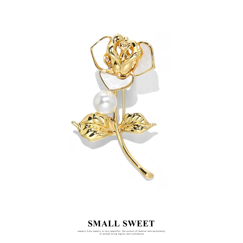 XIANG MAN LA/香蔓拉锌合金素款胸针小香风白金玫瑰西装别针配饰