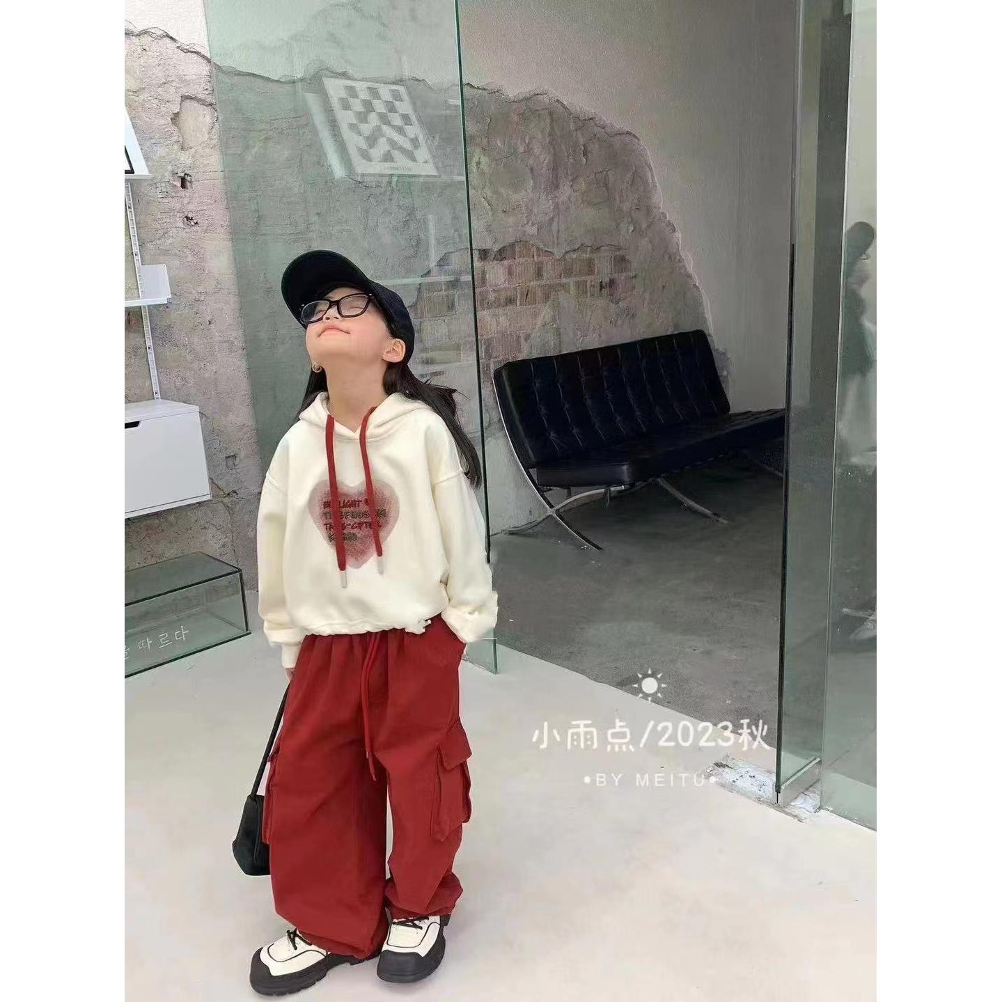 9037（无帽绳）女童装新款秋冬季爱心卫衣工装裤子网红运动服套装