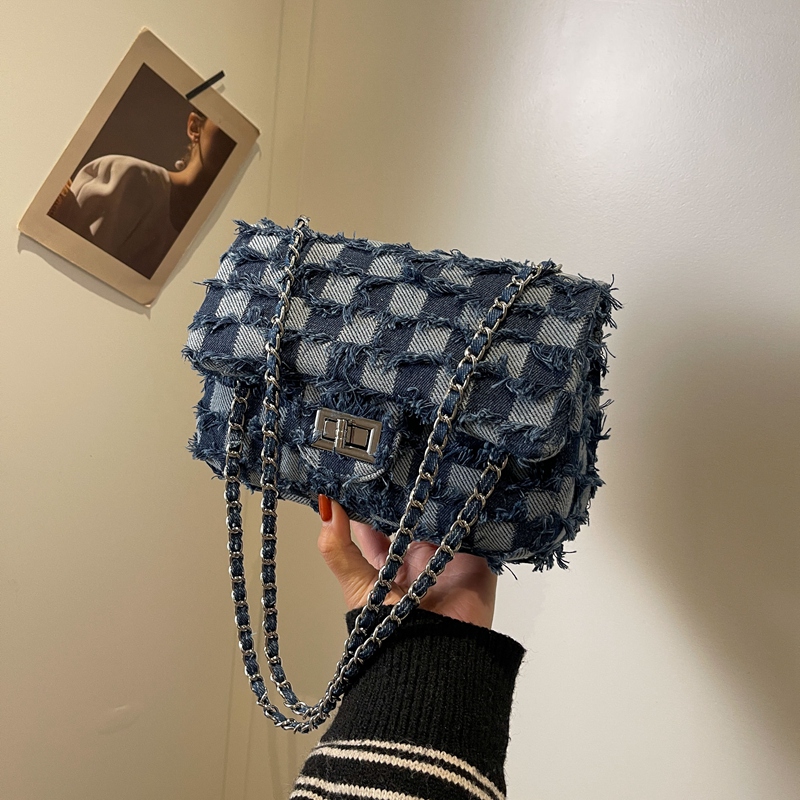 今年流行小众设计包包女2023秋冬新款女包爆款链条斜挎包百搭单肩