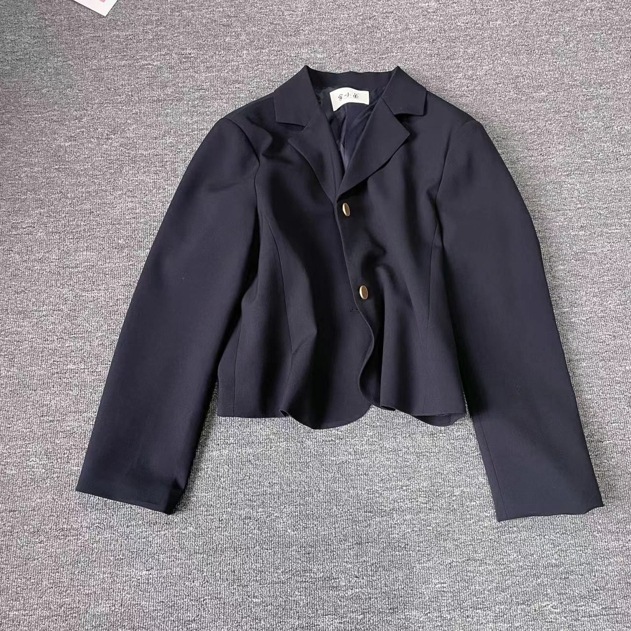 7593余小鱼 藏青色两粒金扣休闲百搭气质韩系ins小个子外套女装