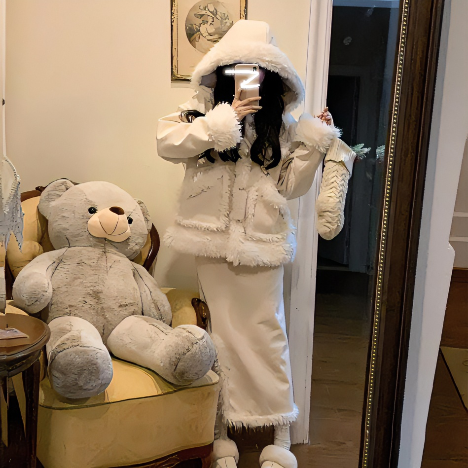 【wan】冰岛暖阳冬季甜美毛绒绒设计感毛呢连帽加厚外套半裙两件套