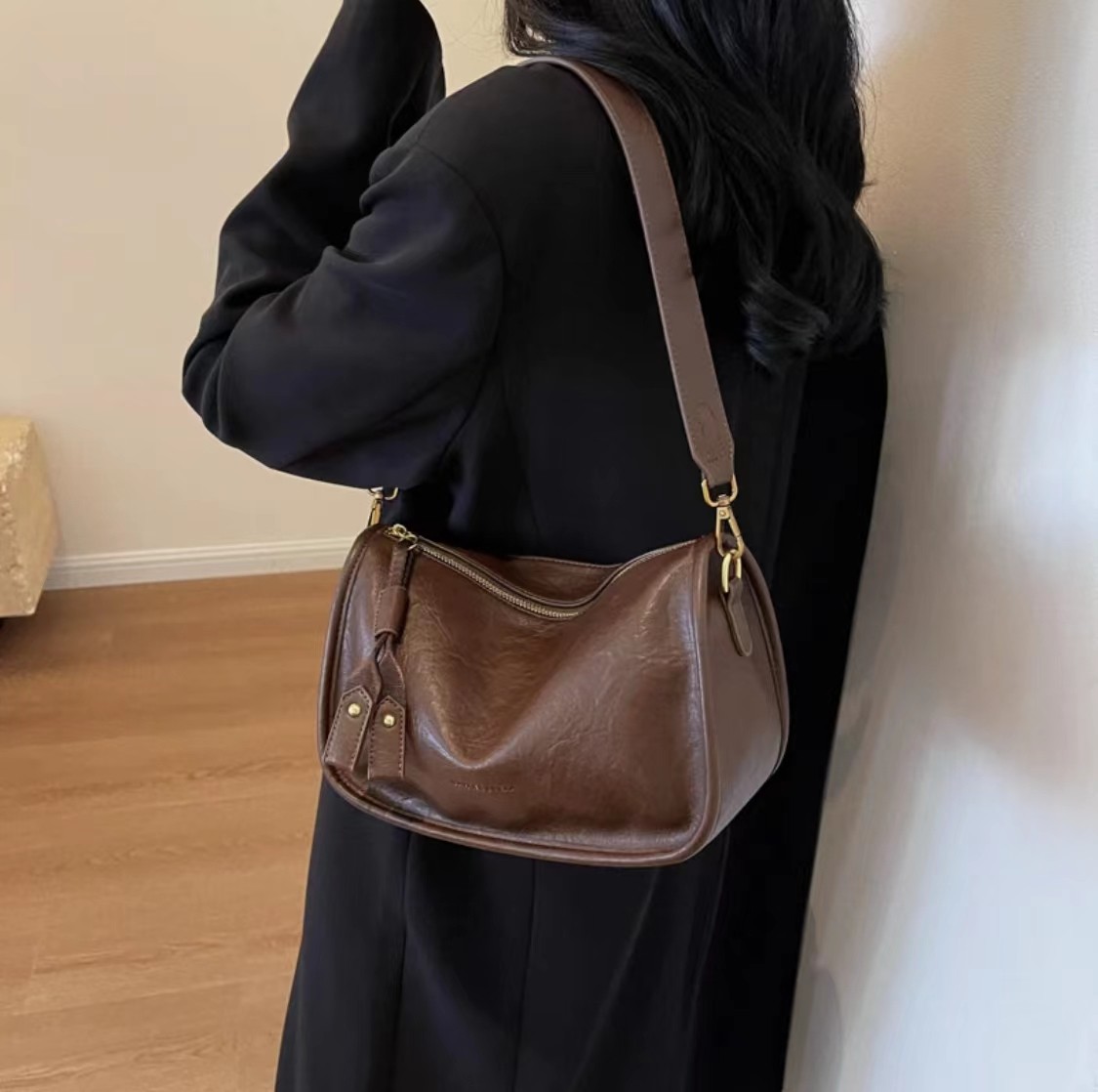 大容量包包百搭秋冬女2023小众复古时尚单肩斜挎包质感腋下枕头包