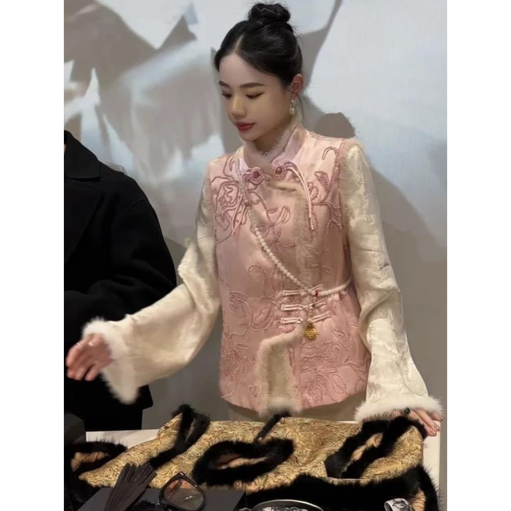 新中式国风棉马甲粉色女款冬季短款重工刺绣复古盘扣毛绒马夹背心