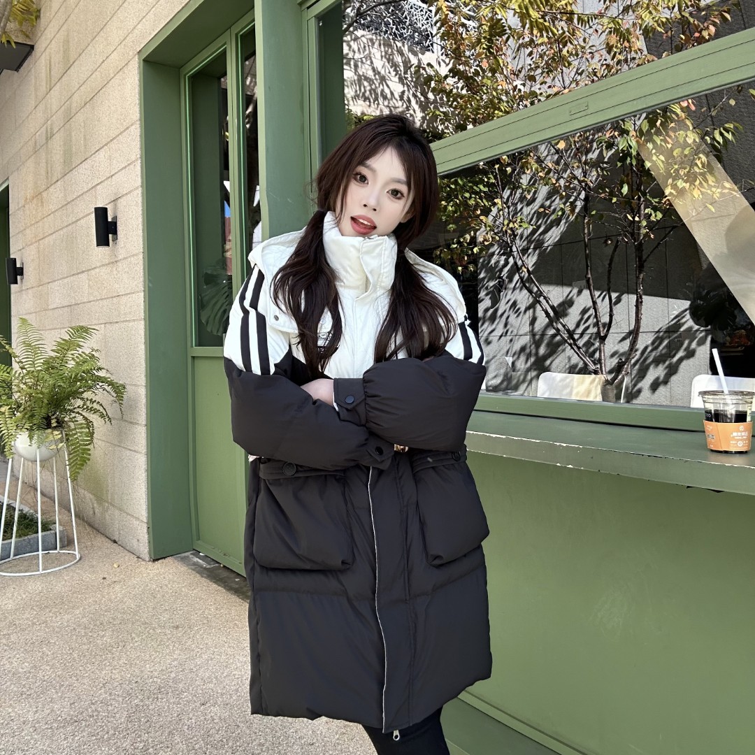 250过膝潮流冬季网红时尚黑白拼色长款羽绒服连帽加厚保暖百搭长