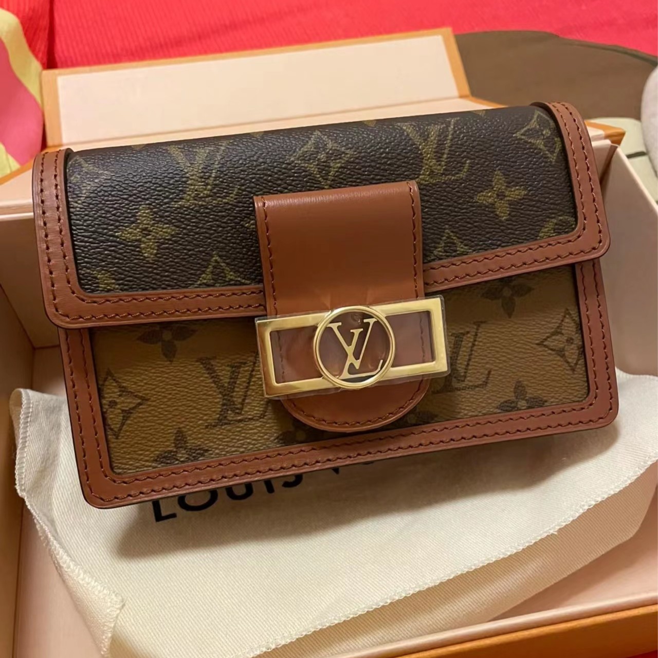 99新 LouisVuitton/路易威登  老花拼色小号达芙妮  woc链条 ss