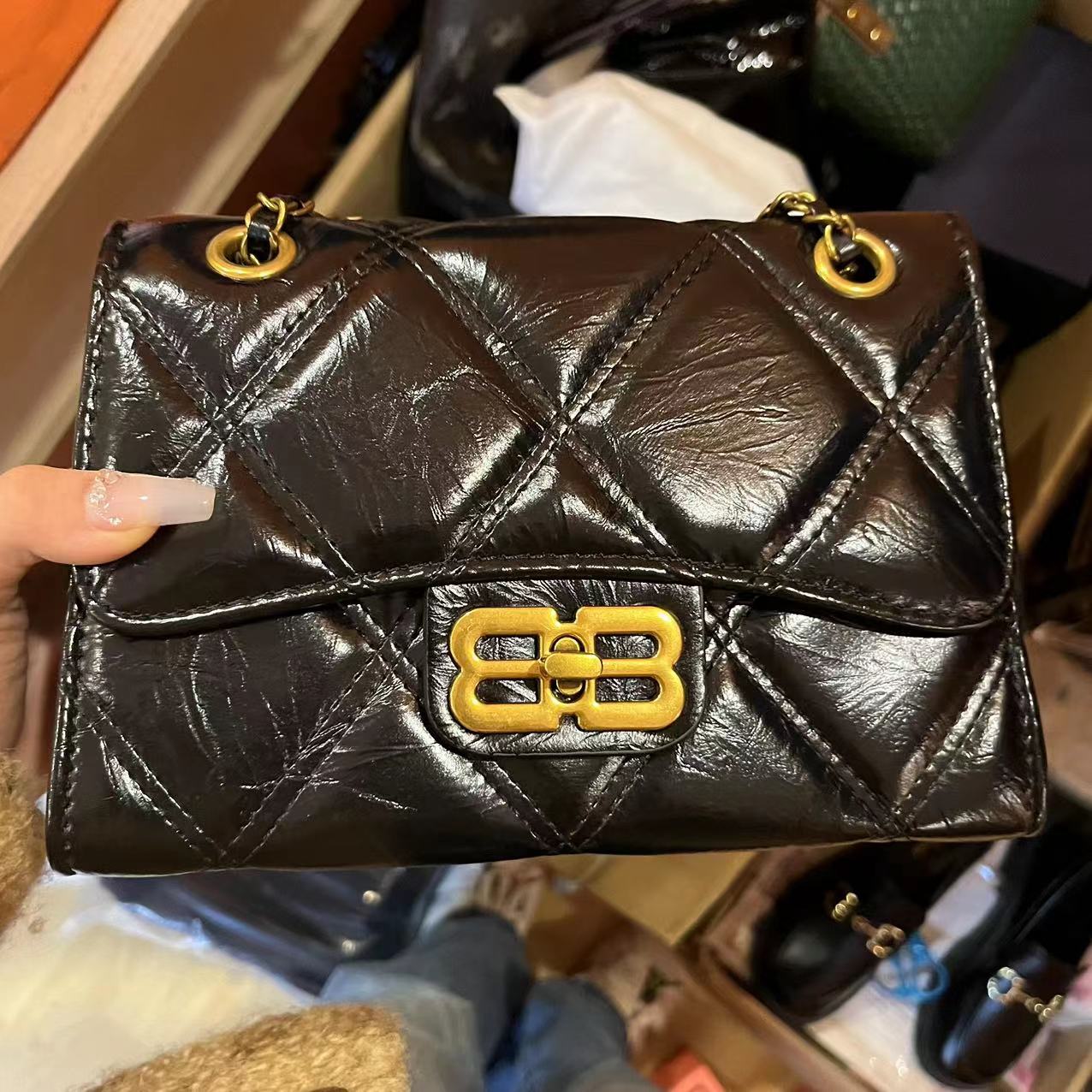 小香风黑色胖子链条包菱格漆皮黑银时尚